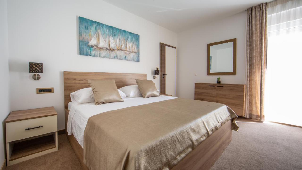 Rooms & Apartments Toni Stobreč Extérieur photo