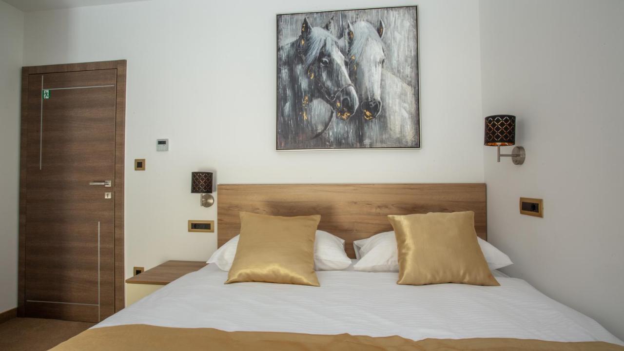 Rooms & Apartments Toni Stobreč Extérieur photo