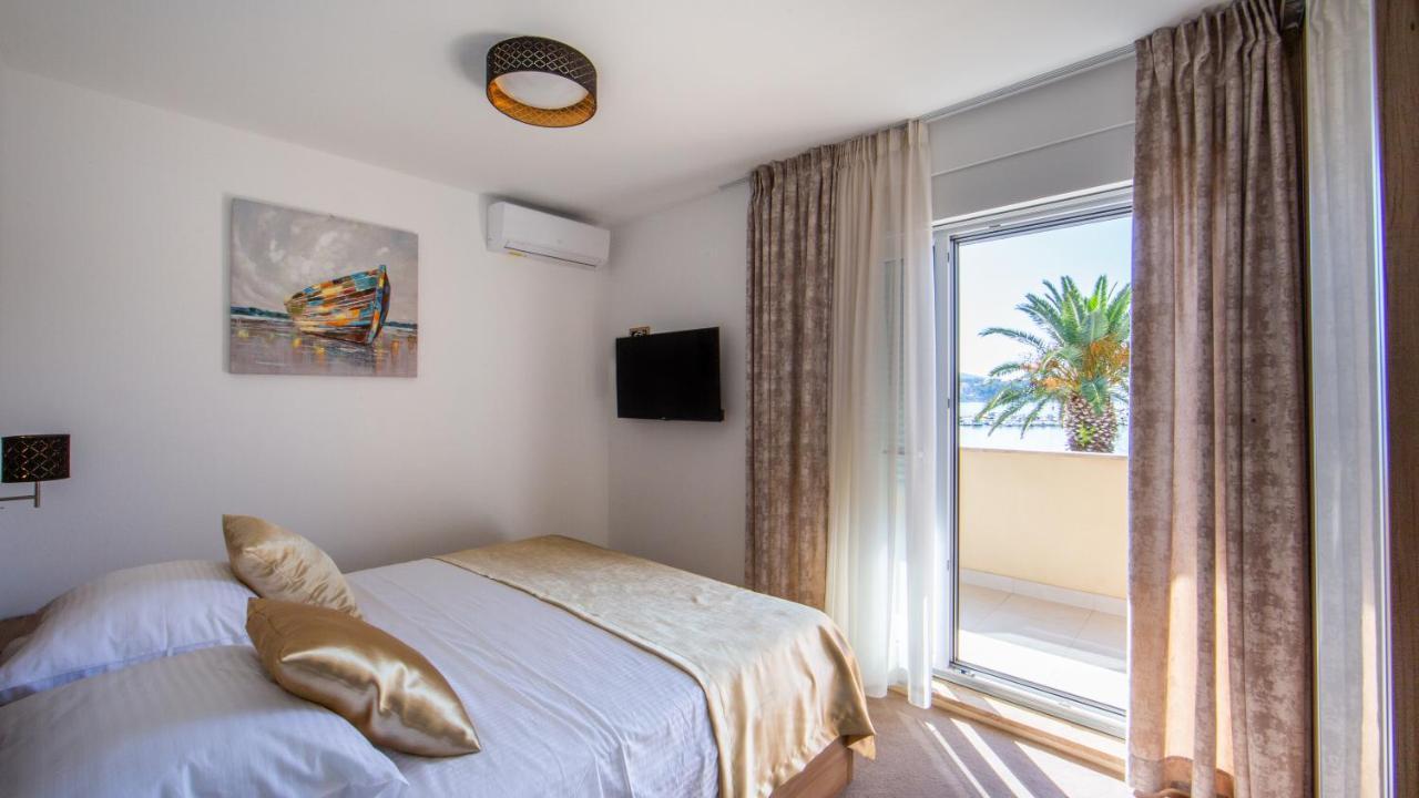 Rooms & Apartments Toni Stobreč Extérieur photo