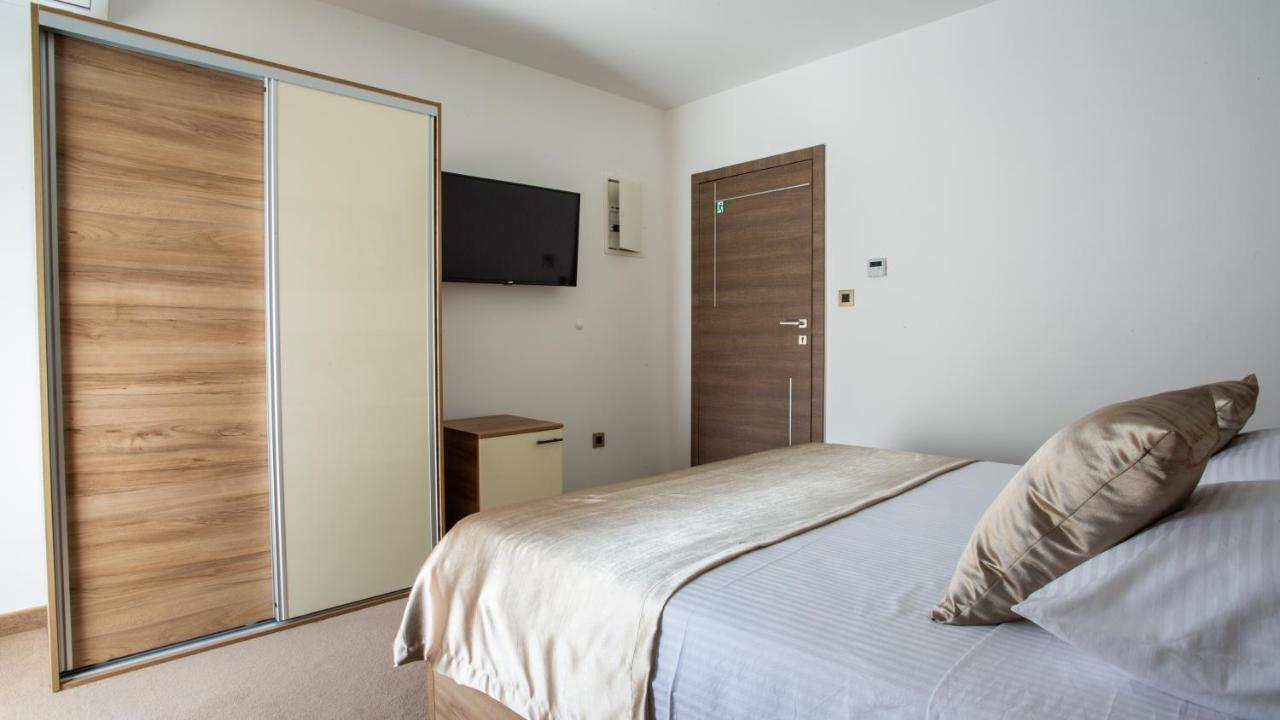 Rooms & Apartments Toni Stobreč Extérieur photo